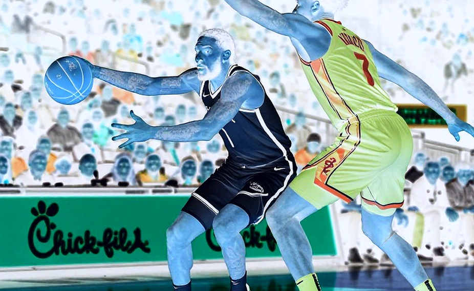 Chung kết WNBA: Valkyries hướng tới 2-0, và bốn nền tảng phát sóng nói điều gì