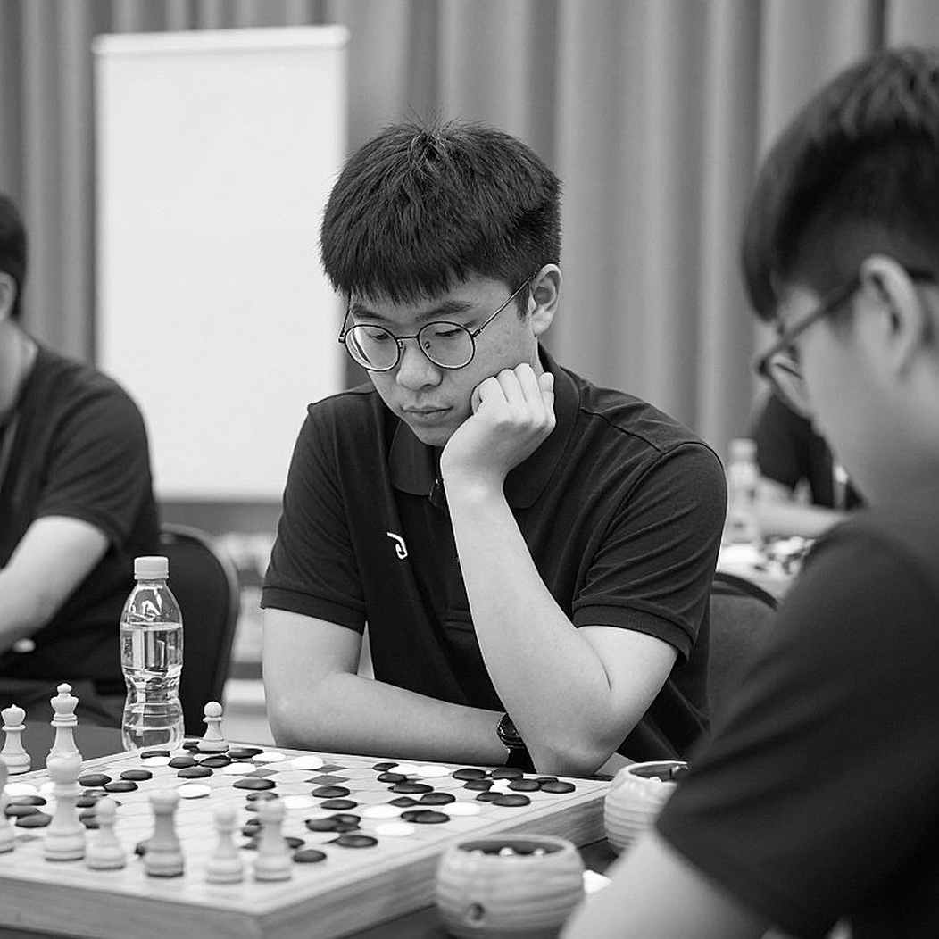 Carlsen đặt Sindarov ở cửa trên: Trần tiềm năng của Gukesh và bài toán tâm lý trước ngai vàng cờ vua thế giới