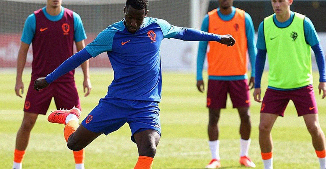 Sofía Giménez và cái bóng di sản: Đừng biến một đứa trẻ 13 tuổi thành huyền thoại