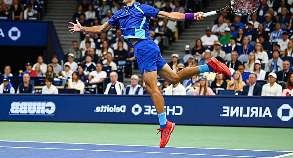 Zheng Qinwen withdraws from Japan Open with shoulder injury: 15 hours 16 minutes on court and a physical invoice