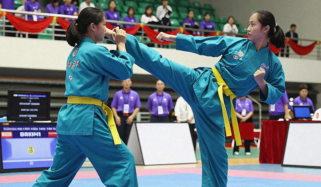 27 triều đại trong 28 năm: vết nứt trong dòng chảy đai vô địch hạng nặng UFC 27 triều đại trong 28 năm: vết nứt trong dòng chảy đai vô địch hạng nặng UFC