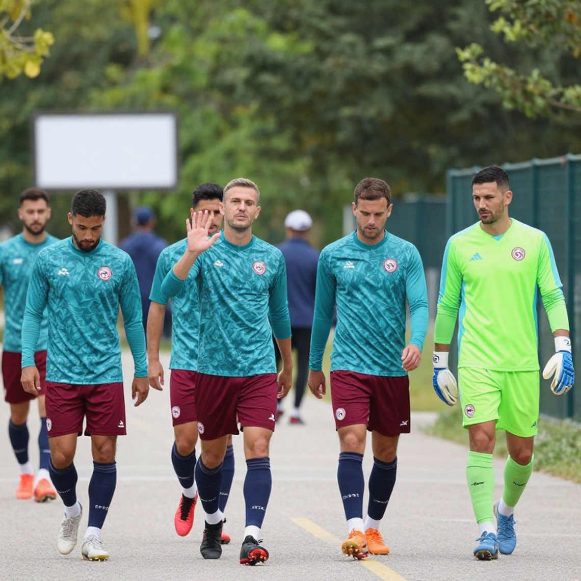 Bắc Ireland 0-0 Hungary: Tờ kết quả mỏng và những khoảng trống phía sau