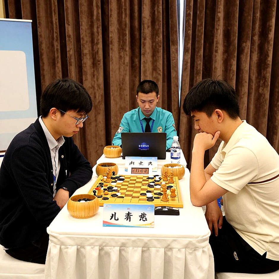 Bent Larsen và ChessBase Magazine #225: Tiếng gọi huấn luyện cờ vua đỉnh cao từ châu Âu nhìn từ Việt Nam Bent Larsen và ChessBase Magazine #225: Tiếng gọi huấn luyện cờ vua đỉnh cao từ châu Âu nhìn từ Việt Nam