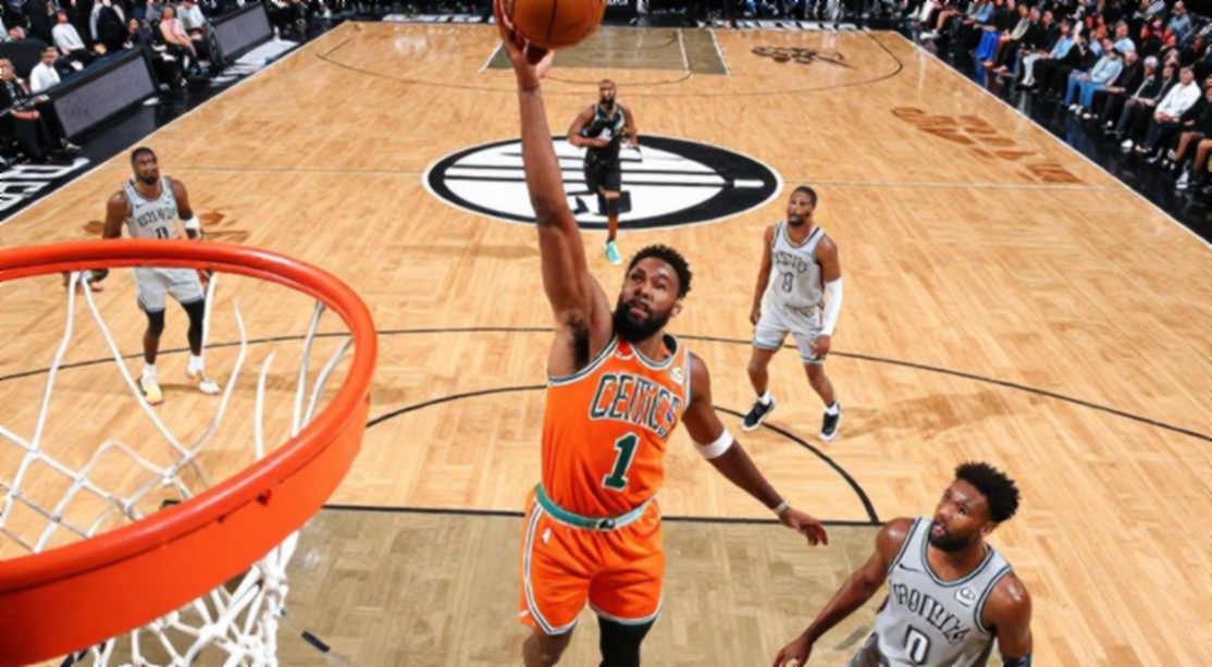 Jizzle James Rời Chương Trình Bóng Rổ Charlotte: Cựu Chạy Back Edgerrin James Đăng Bài Xã Hội