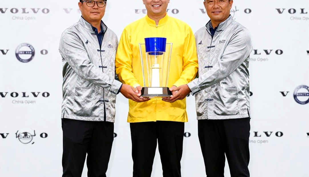 Jon Rahm giơ bản hợp đồng LIV 1.0 lên làm tấm khiên: Bài toán dòng tiền nào đang đứng sau câu nói 'thời gian sẽ trả lời'?