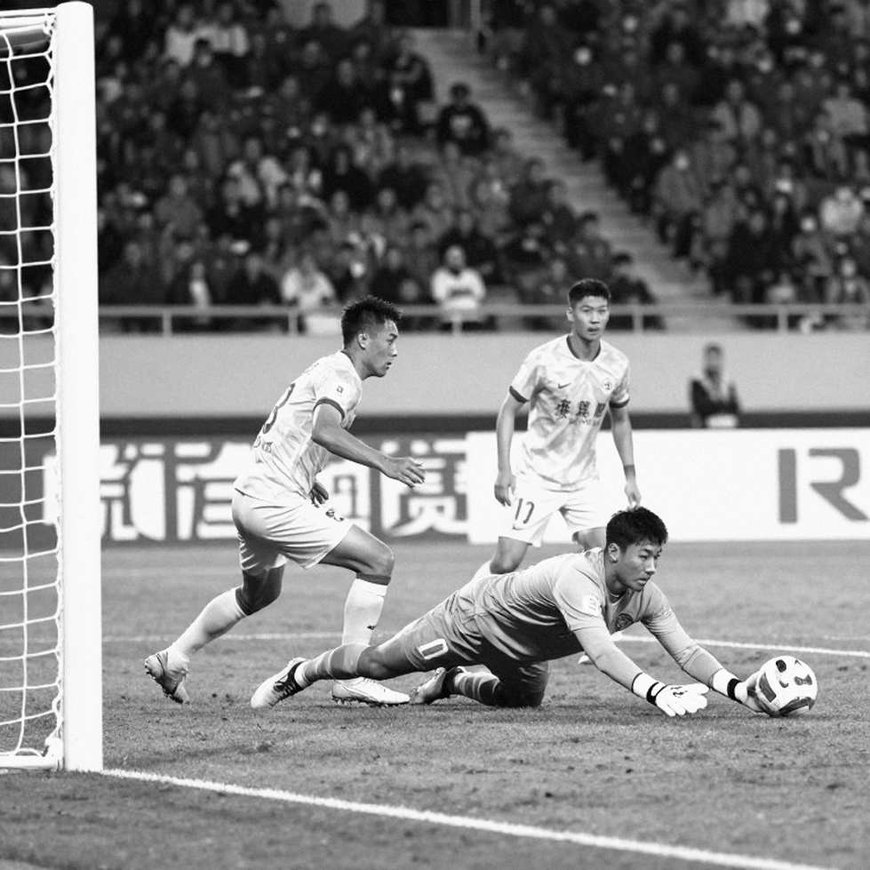 Kỷ luật của bảng trống: vì sao người phân tích esports giỏi nhất là người dám nói 'chưa đủ dữ liệu'