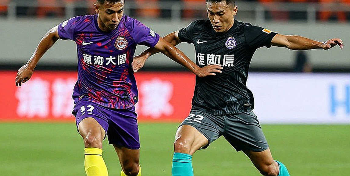 "Hay que respetar": Pineda chọn khoảng lặng, Márquez mở lại trang đầu của El Tri