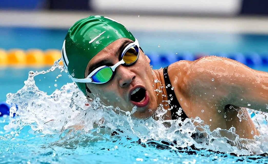 Người cầm máy trên bờ hồ: SwimOutlet tuyển một người bơi, và hé lộ cách thể thao bán chính mình