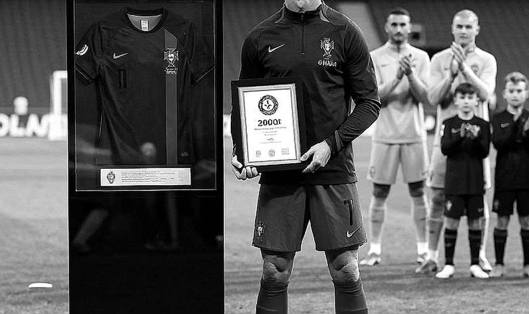 43 giây sau giờ nghỉ: Khi Everton đánh rơi trận đấu ở đúng khoảnh khắc không ai huấn luyện được