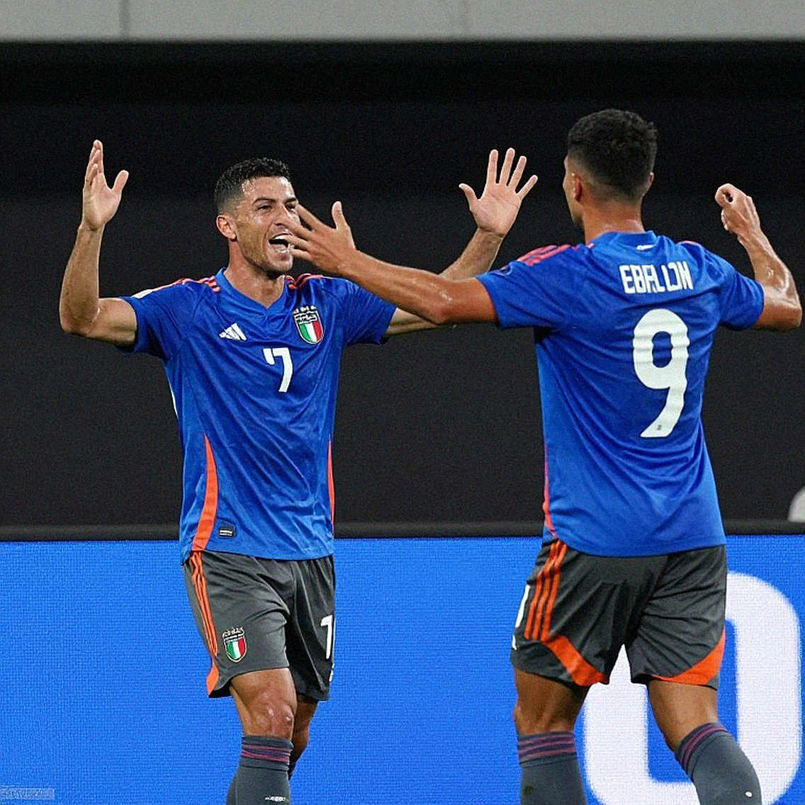 Hàn Quốc 3-2 Mexico: Quả phạt góc phút 88 và vùng tối phía sau tấm bảng chiến thuật