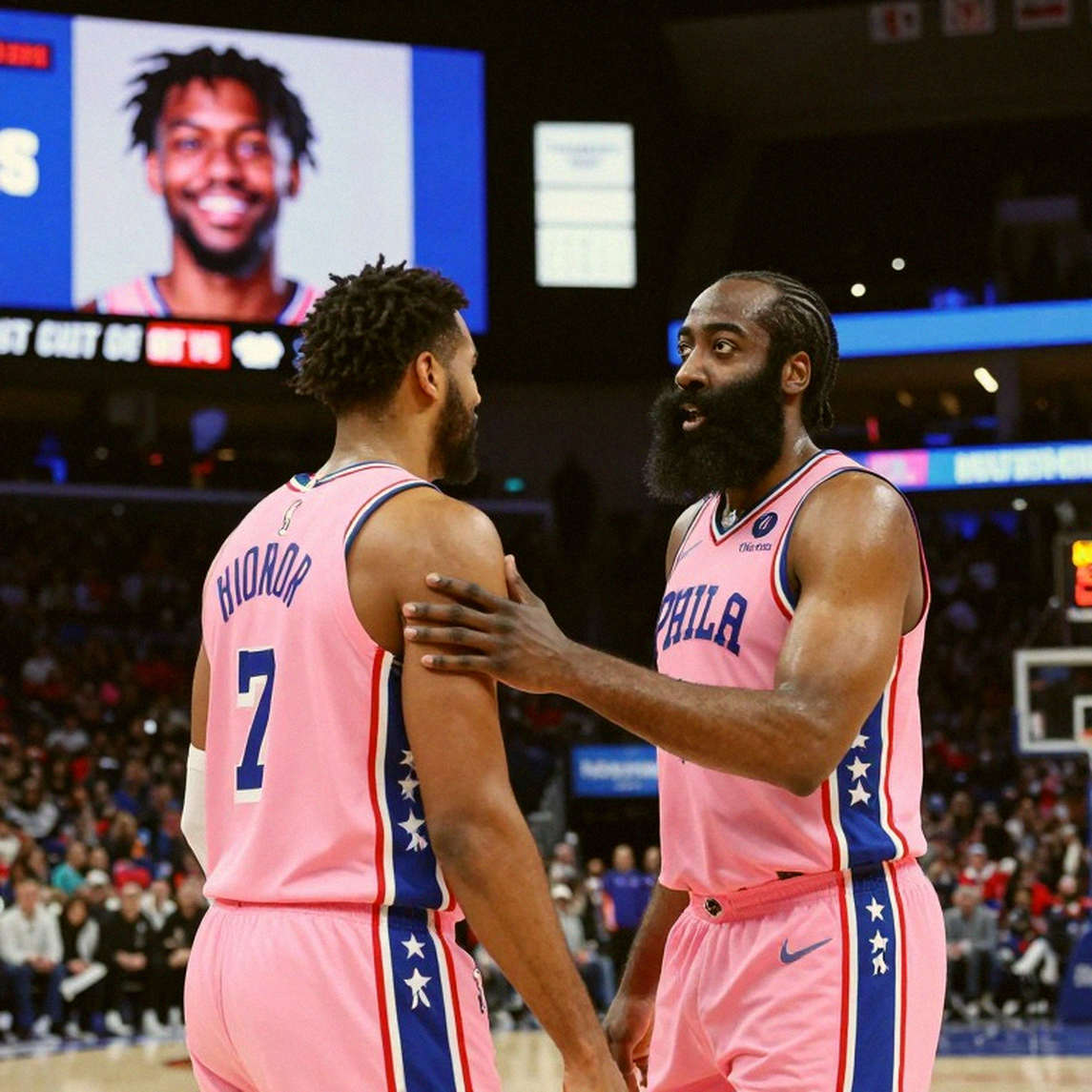 Vezenkov: 'Montero khiến mọi thứ trở nên dễ dàng' – Phép thử cho tham vọng bảo vệ ngai vàng EuroLeague