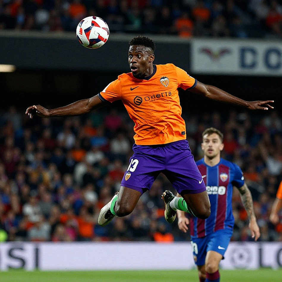 Solanke and Tottenham's Number 9 Problem: When the Blueprint Has Nobody to Step Into the Box Solanke and Tottenham's Number 9 Problem: When the Blueprint Has Nobody to Step Into the Box
